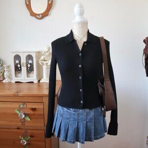 Abercrombie & fitch black collared ribbed button up top